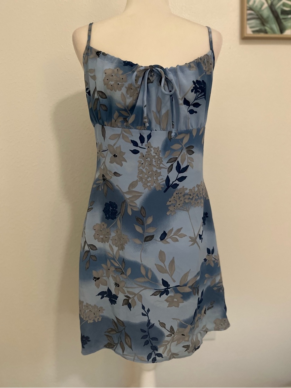 Women’s Thin Strap Front Tie